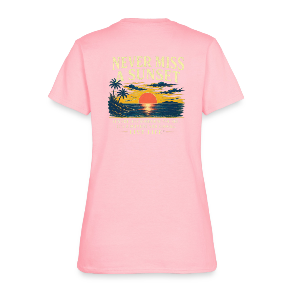 Never Miss a Sunset  Women's T-shirt - pink