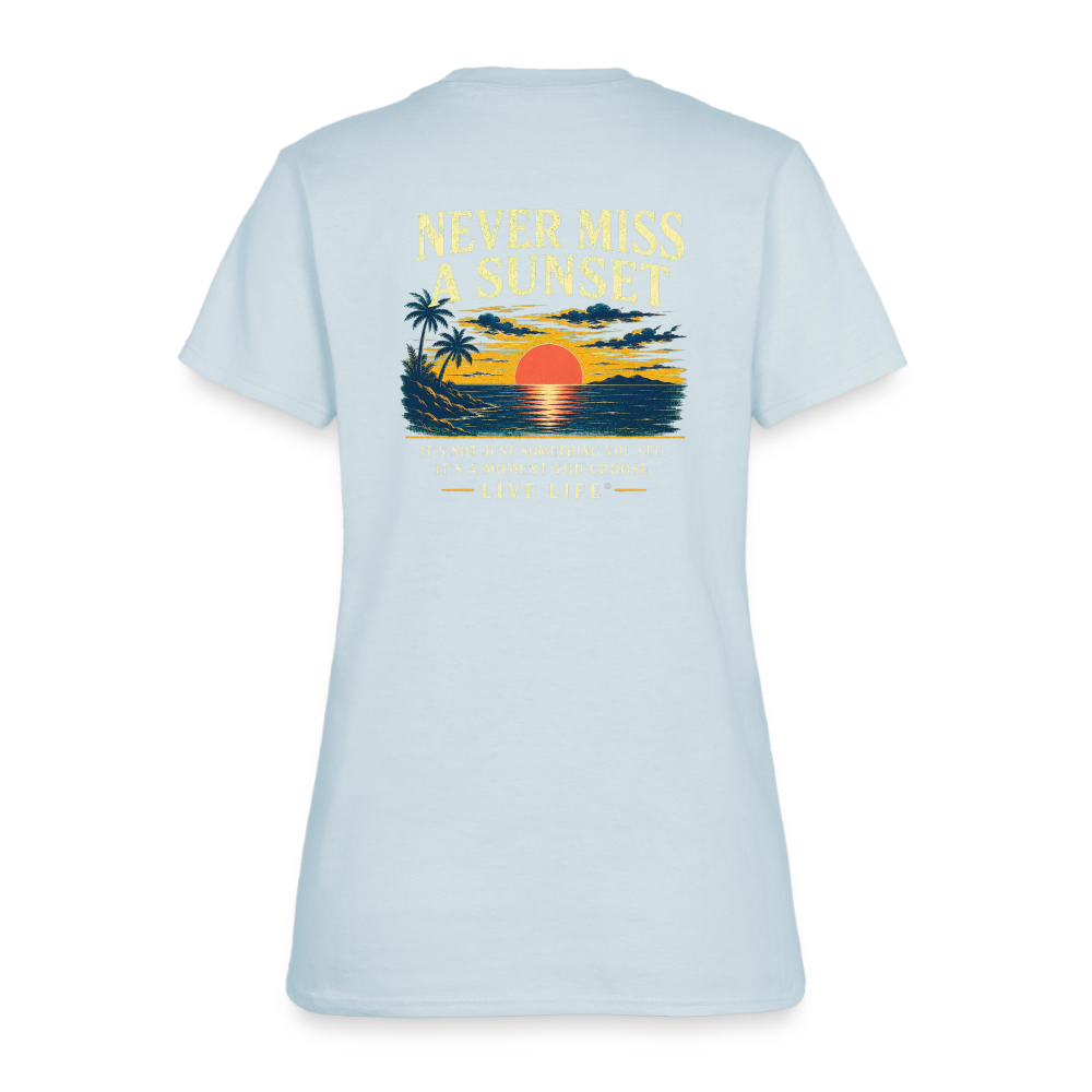 Never Miss a Sunset  Women's T-shirt - light blue